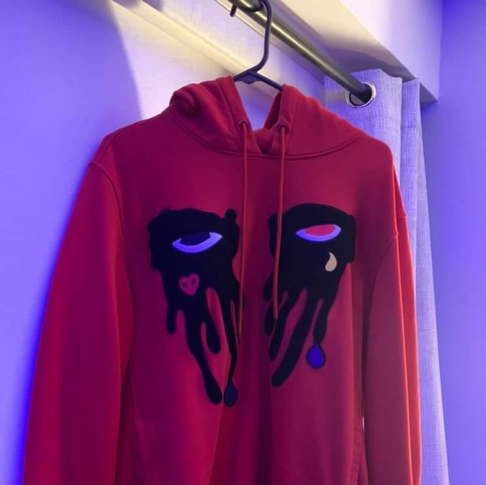 Roku Studio Tear Drippin Hoodie XL Red